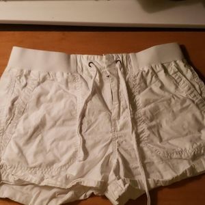 Lou & Grey White shorts